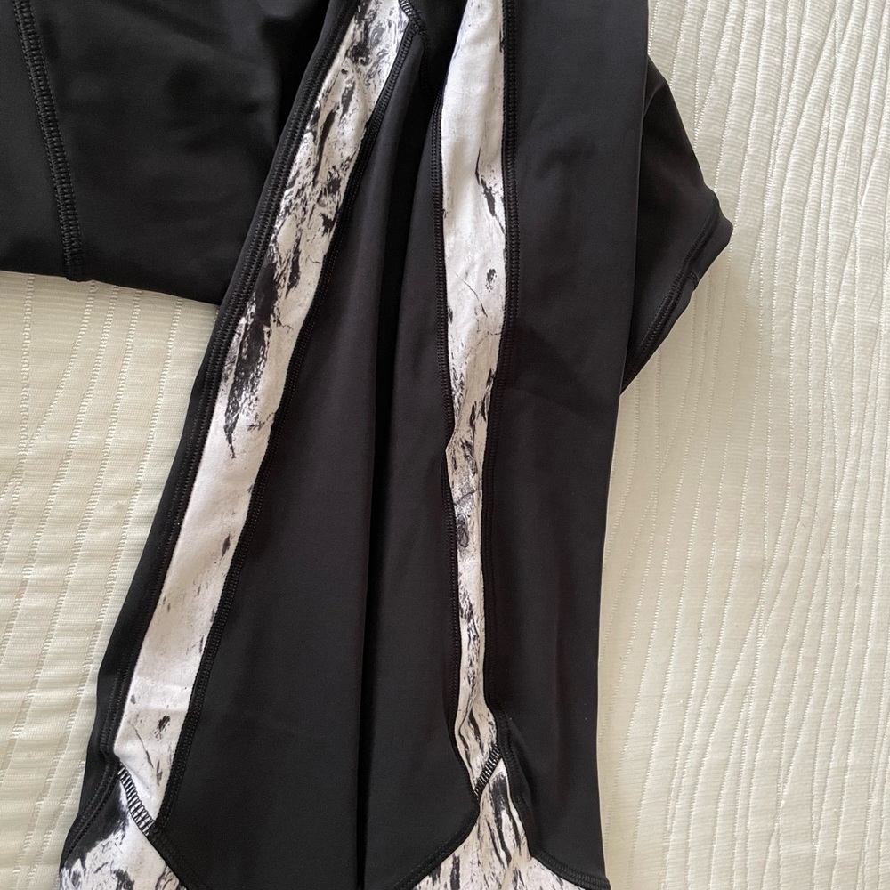 Calia Stylish Black and White Leggings
